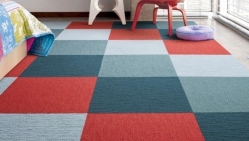 Монтаж на мокетни плочи